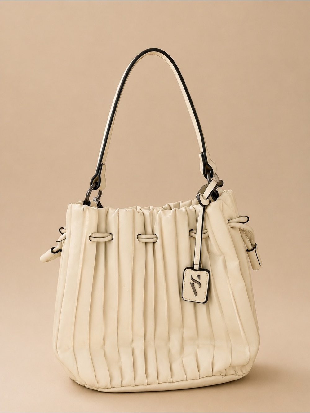Simply Vera Vera Wang Ivory Pleated Bucket Bag 🤍